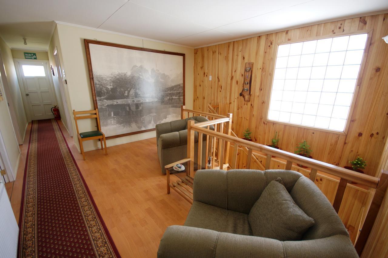 Hostal Los Pioneros Пуерто-Наталес Екстер'єр фото
