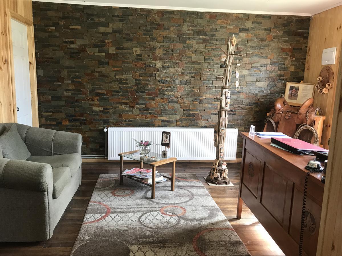 Hostal Los Pioneros Пуерто-Наталес Екстер'єр фото
